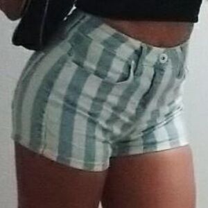 Stripped denim shorts